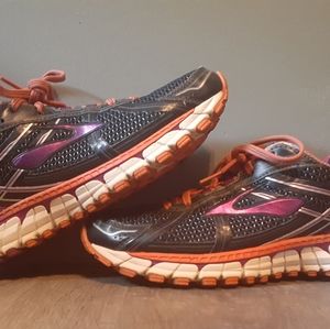 Brooks Adrenaline GTS Women's Running Shoes Size 7.5